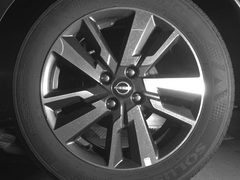 Used 2025 Nissan Versa SV FWD image 14