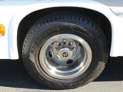 Used 2022 Ford E-450 and Econoline 450 Super Duty w/ Motorhome Prep Package image 80