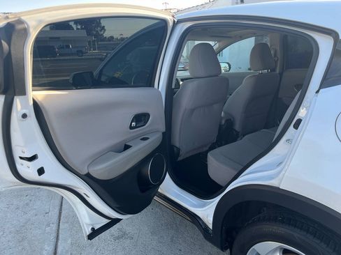 Used 2016 Honda HR-V EX image 15