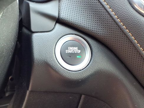 Used 2018 Chevrolet Equinox Premier FWD image 15