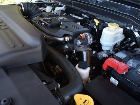 Used 2020 RAM 5500 Tradesman w/ Chrome Appearance Group AWD/4WD image 26