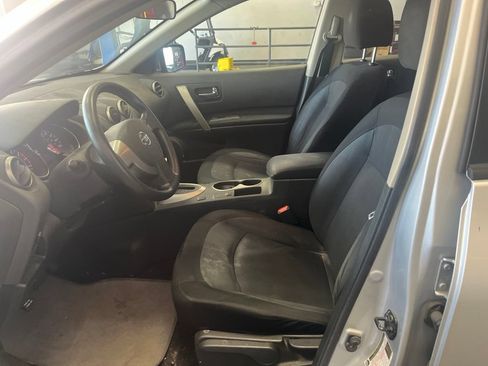 Used 2013 Nissan Rogue S FWD image 4