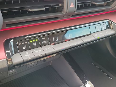 New 2026 Toyota Prius Plug-In Hybrid FWD image 19