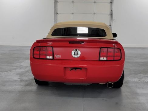 Used 2008 Ford Mustang Convertible RWD image 8