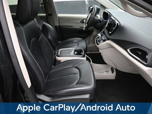 Used 2023 Chrysler Pacifica Touring-L FWD image 10