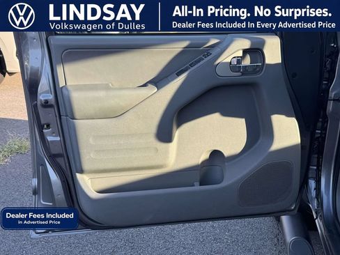 Used 2016 Nissan Frontier SL AWD/4WD image 9