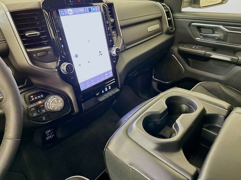 Used 2025 RAM 1500 Laramie image 26