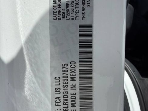 Used 2025 RAM ProMaster 2500 w/ Convenience Group FWD image 32