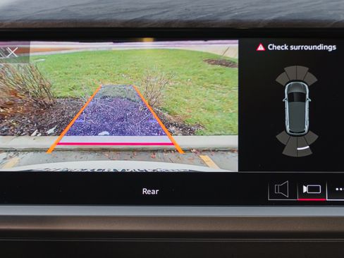 Used 2024 Audi Q4 e-tron Premium image 14