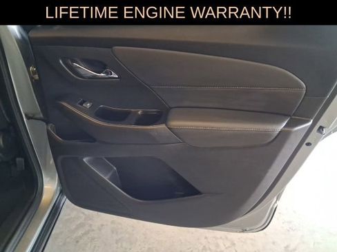 Used 2023 Chevrolet Traverse LT image 29