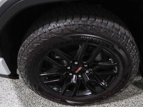 Used 2023 GMC Sierra 1500 Elevation image 11