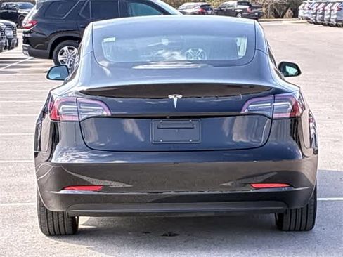 Used 2023 Tesla Model 3 Standard Range image 13