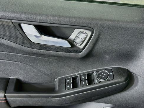 Used 2025 Ford Escape ST-Line FWD image 15