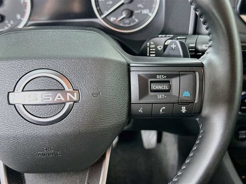 Used 2025 Nissan Rogue SV AWD/4WD image 21