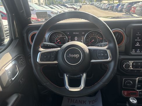 Used 2022 Jeep Gladiator Mojave w/ Cold Weather Group AWD/4WD image 9