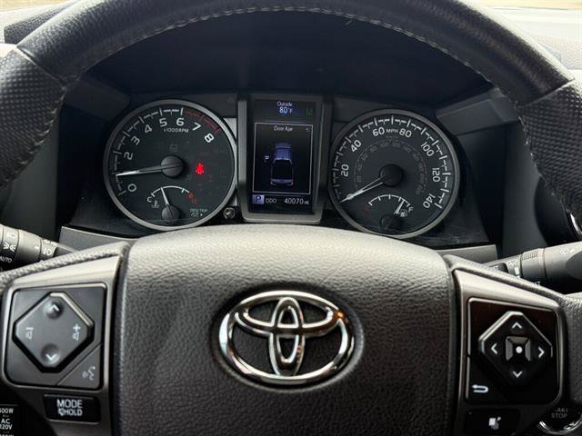Used 2021 Toyota Tacoma TRD Off-Road w/ Technology Package AWD/4WD image 16