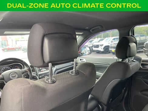 Used 2020 Jeep Grand Cherokee Laredo w/ Security & Convenience Group AWD/4WD image 14