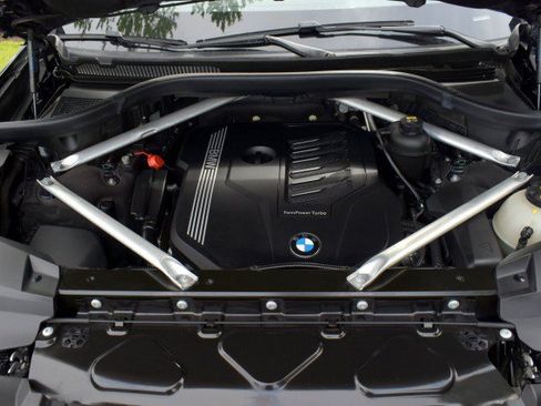 Used 2020 BMW X7 xDrive40i w/ M Sport Package AWD/4WD image 61