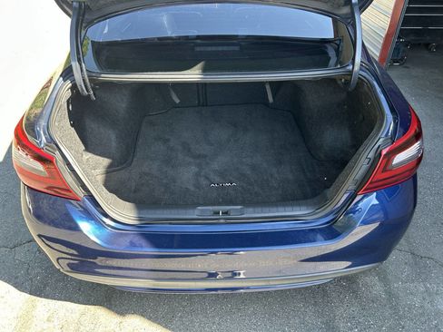 Used 2017 Nissan Altima 2.5 SR w/ LED Appearance Package FWD image 20