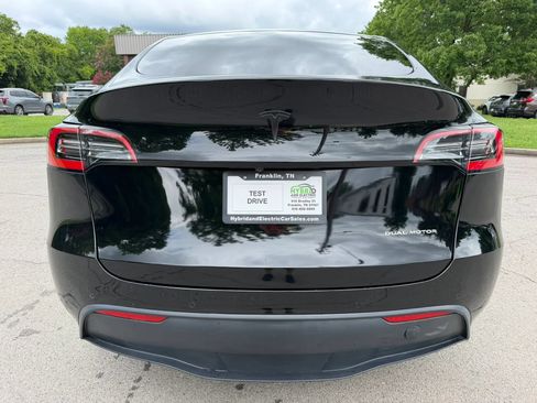 Used 2021 Tesla Model Y Long Range AWD/4WD image 11