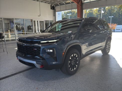 New 2026 Chevrolet Traverse Z71 w/ Enhanced Driving Package image 3