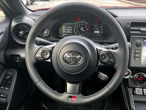 Used 2024 Toyota GR86 image 5