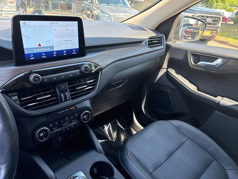 Used 2020 Ford Escape Titanium w/ Titanium Premium Package 2.0 FWD image 20