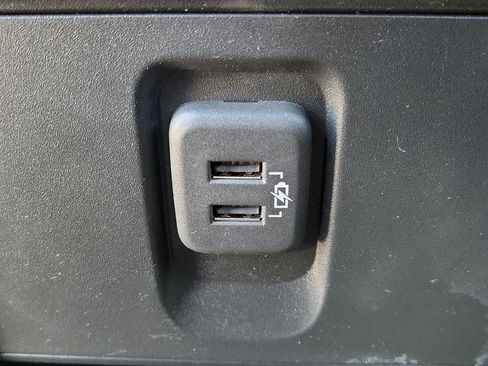 Certified 2023 Chevrolet Traverse LT image 18