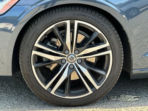 Used 2019 Volvo S60 T5 R-Design image 25