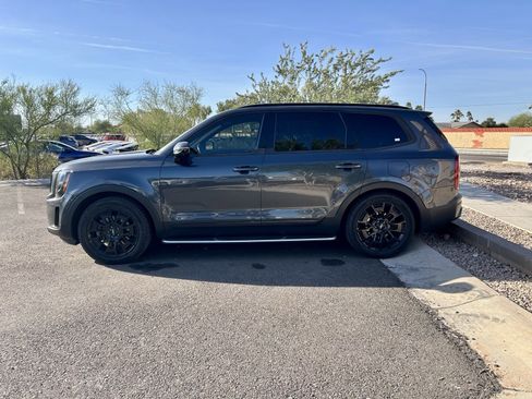 Used 2022 Kia Telluride SX w/ SX Prestige Package image 6