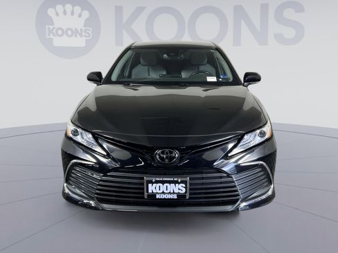 Used 2023 Toyota Camry XLE w/ Cold Weather Package AWD/4WD image 4