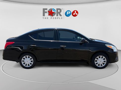 Used 2015 Nissan Versa S FWD image 6