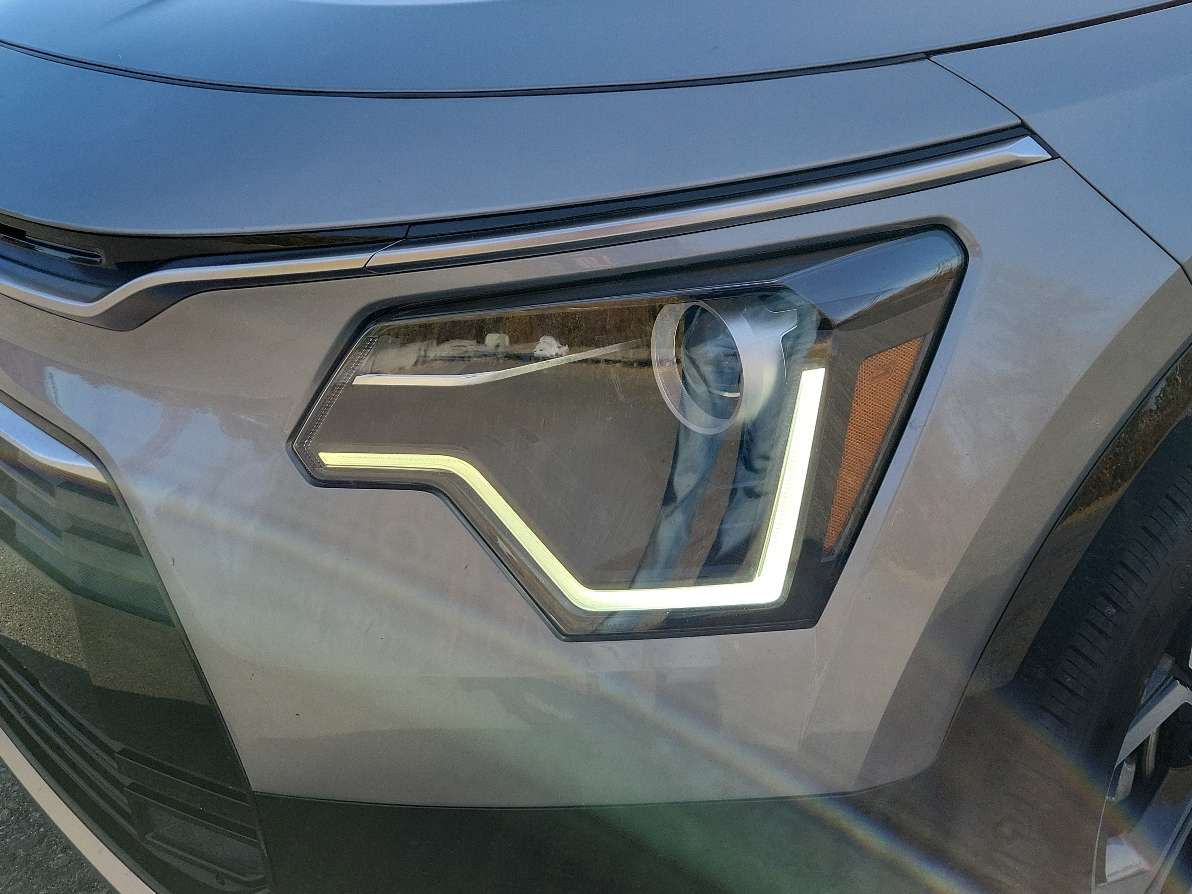 Used 2023 Kia Niro EX Touring FWD image 9