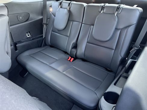 New 2025 Ford Explorer Active w/ Active Comfort Package image 21