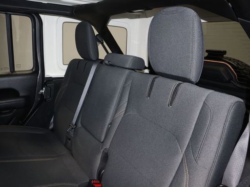 Used 2024 Jeep Wrangler Unlimited image 22