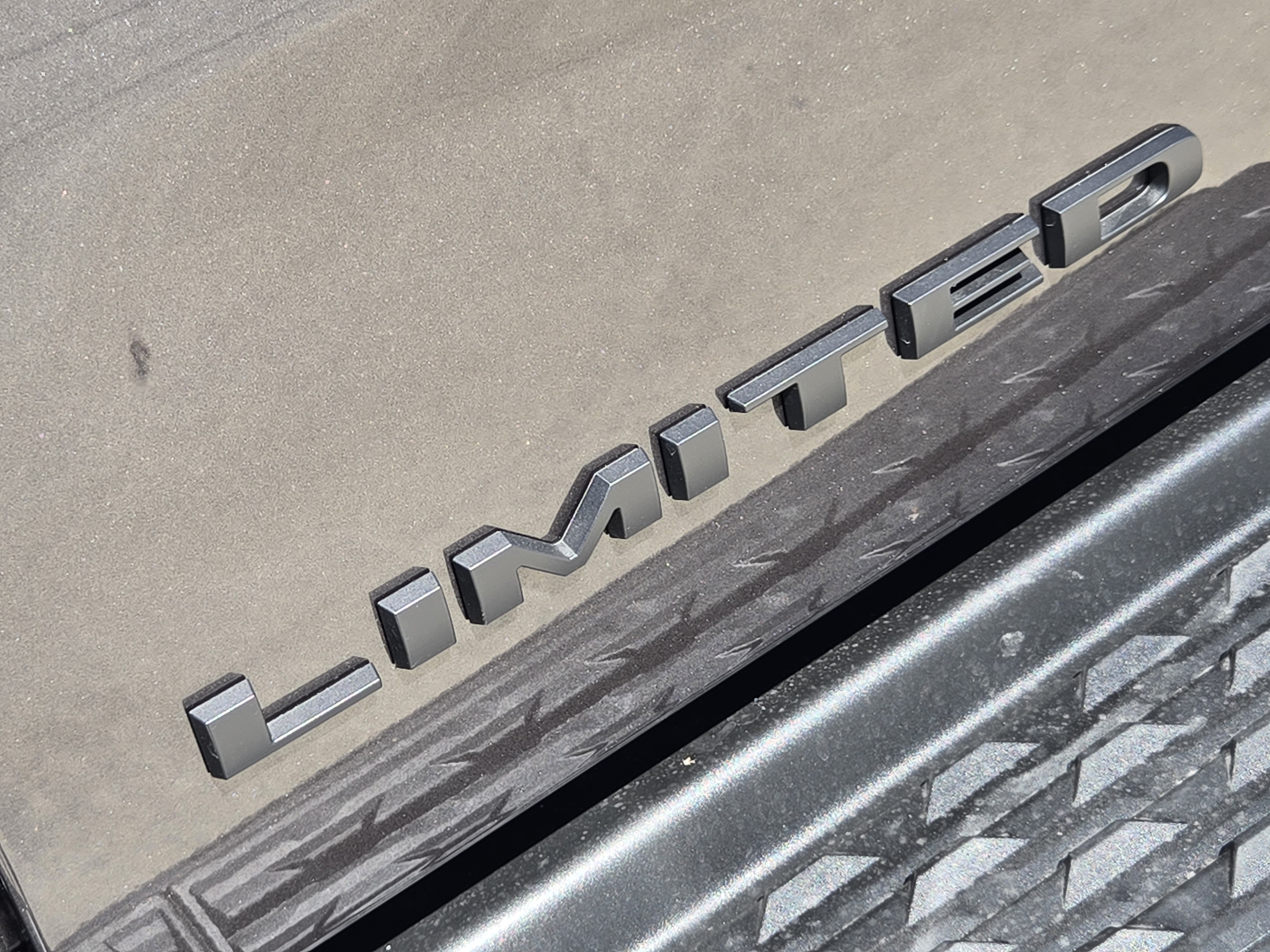 New 2027 RAM 3500 Limited AWD/4WD image 10