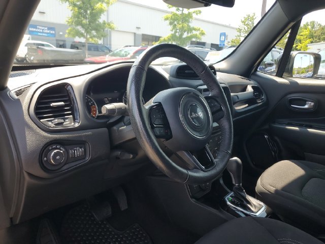 Certified 2022 Jeep Renegade Altitude AWD/4WD image 20