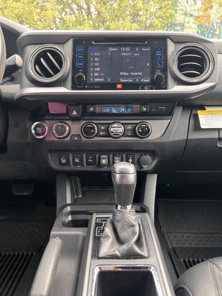 Used 2018 Toyota Tacoma TRD Sport AWD/4WD image 25