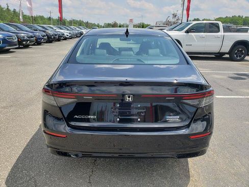 Used 2024 Honda Accord Touring image 4