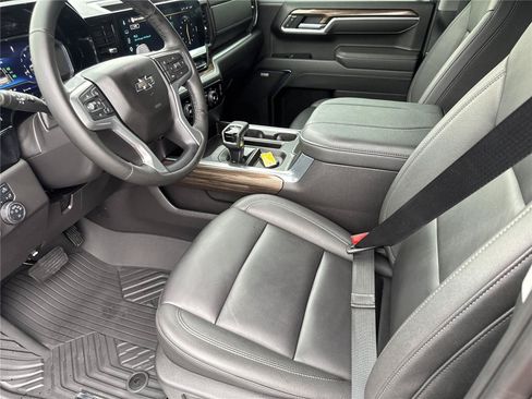 Used 2025 Chevrolet Silverado 1500 LT Trail Boss w/ LT Trail Boss Premium Package AWD/4WD image 12