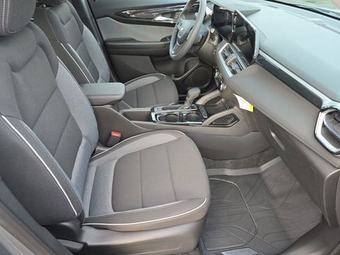 Used 2025 Chevrolet TrailBlazer LS w/ LS Convenience Package FWD image 25