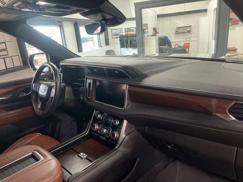 Used 2023 GMC Yukon XL Denali Ultimate AWD/4WD image 49