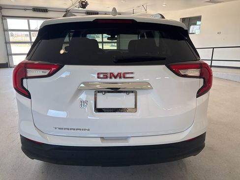 Used 2024 GMC Terrain SLE w/ Driver Convenience Package FWD image 22