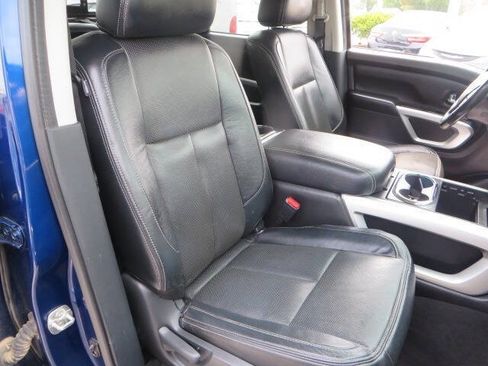 Used 2021 Nissan Titan SV w/ SV Convenience Package AWD/4WD image 33