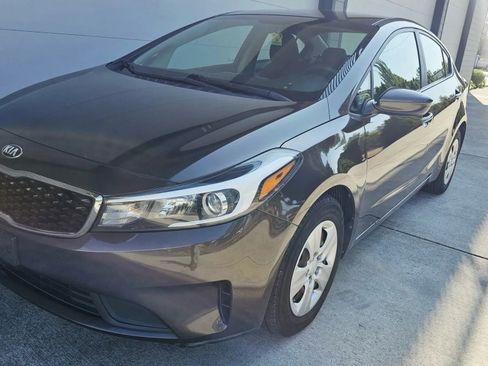 Used 2017 Kia Forte LX image 1