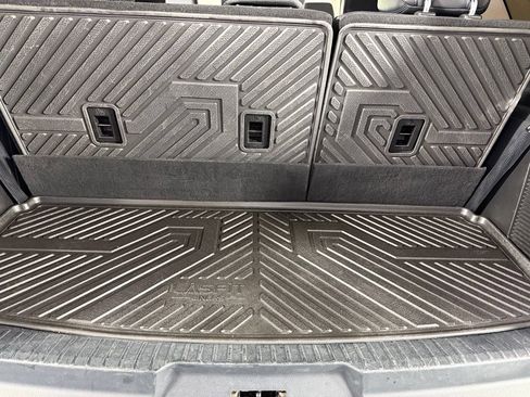 Used 2024 Ford Expedition XLT AWD/4WD image 29