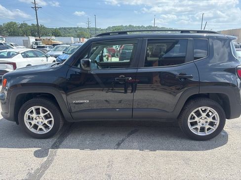 Used 2021 Jeep Renegade Latitude w/ Sun & Sound Group image 2