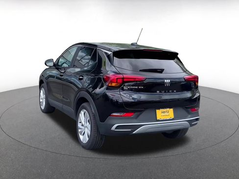 Used 2025 Buick Encore GX Preferred AWD/4WD image 11