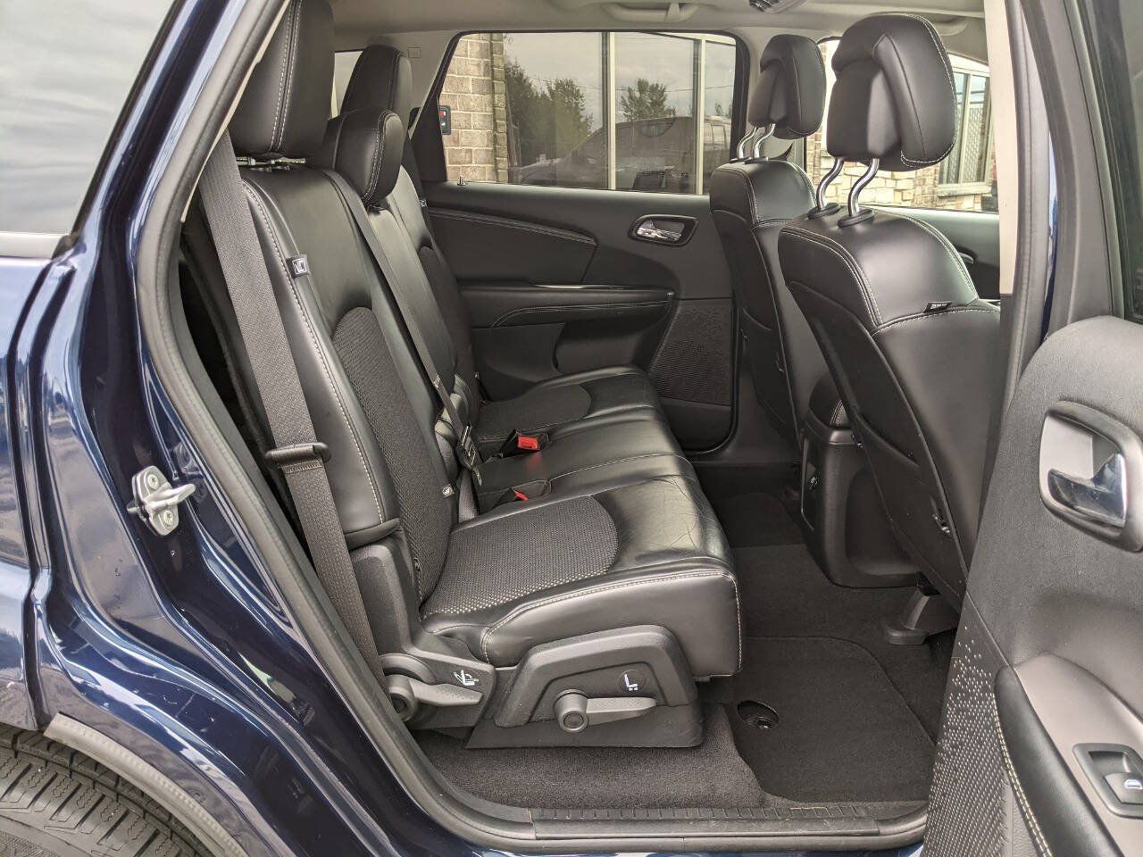 Used 2018 Dodge Journey Crossroad w/ Nav & Sun Group AWD/4WD image 16