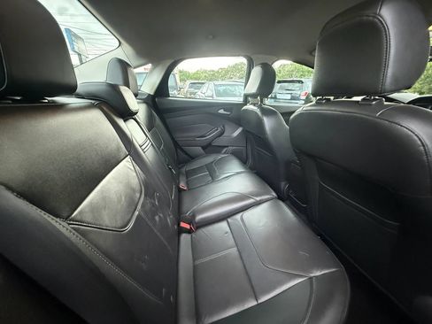 Used 2016 Ford Focus SE w/ Equipment Group 201A FWD image 20